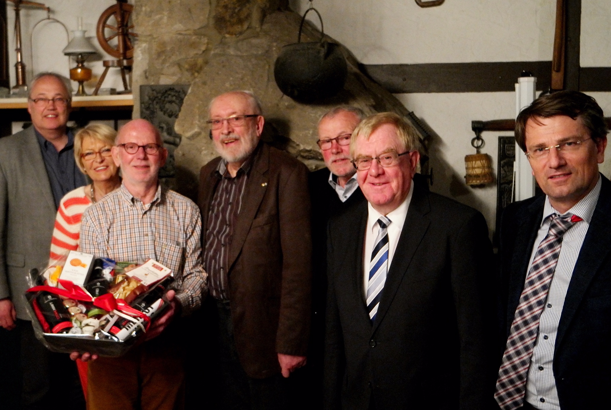 v.l.n.r. Michael Topmller, Margit u. Willi Schulte, H.Joachim Gppert,Karl Bushuven, MdB Reinhold Sendker, Guido Gutsche