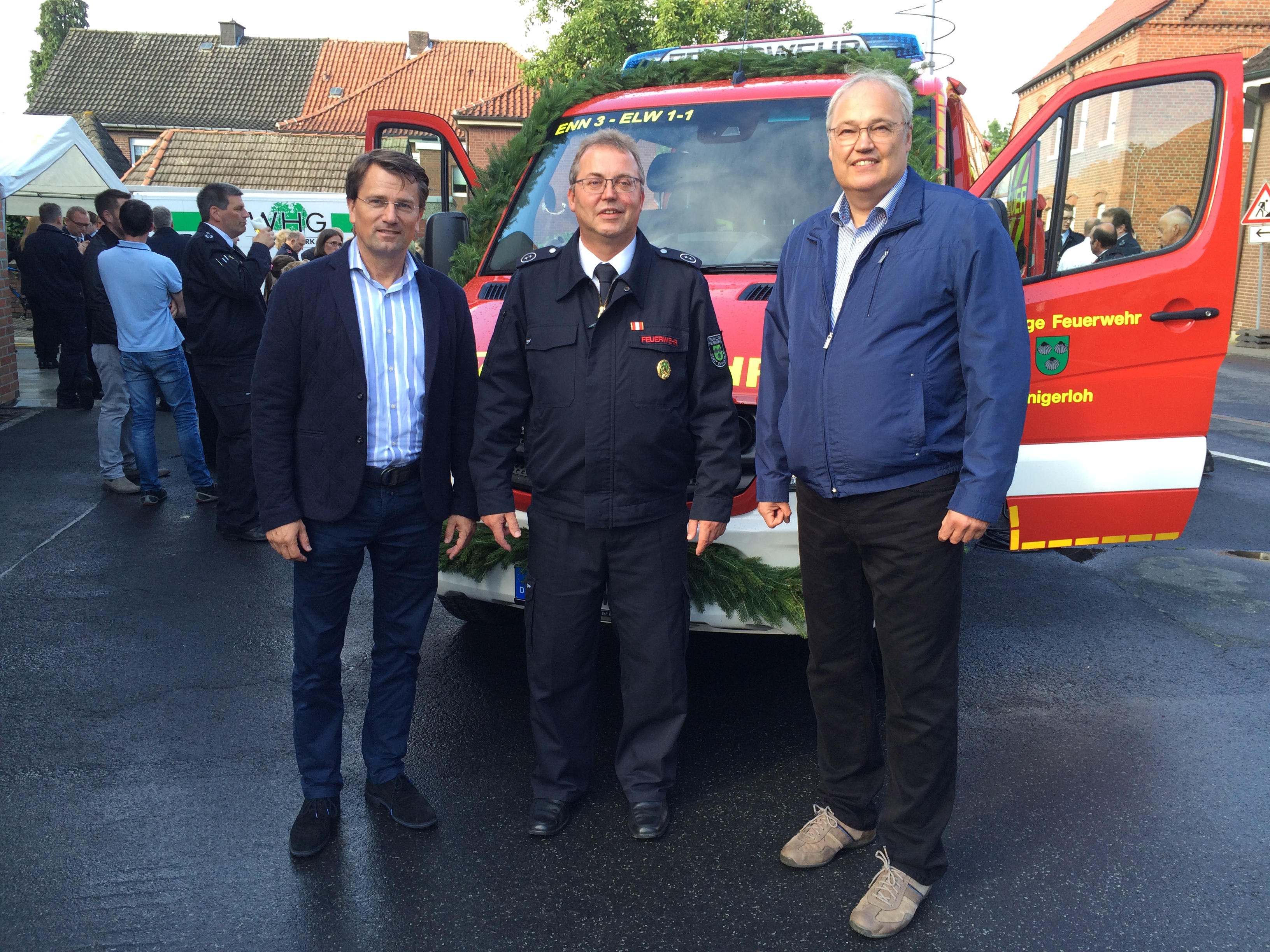 v.l.n.r Guido Gutsche, Lschzugfhrer Ralph Richter, Michael Topmller