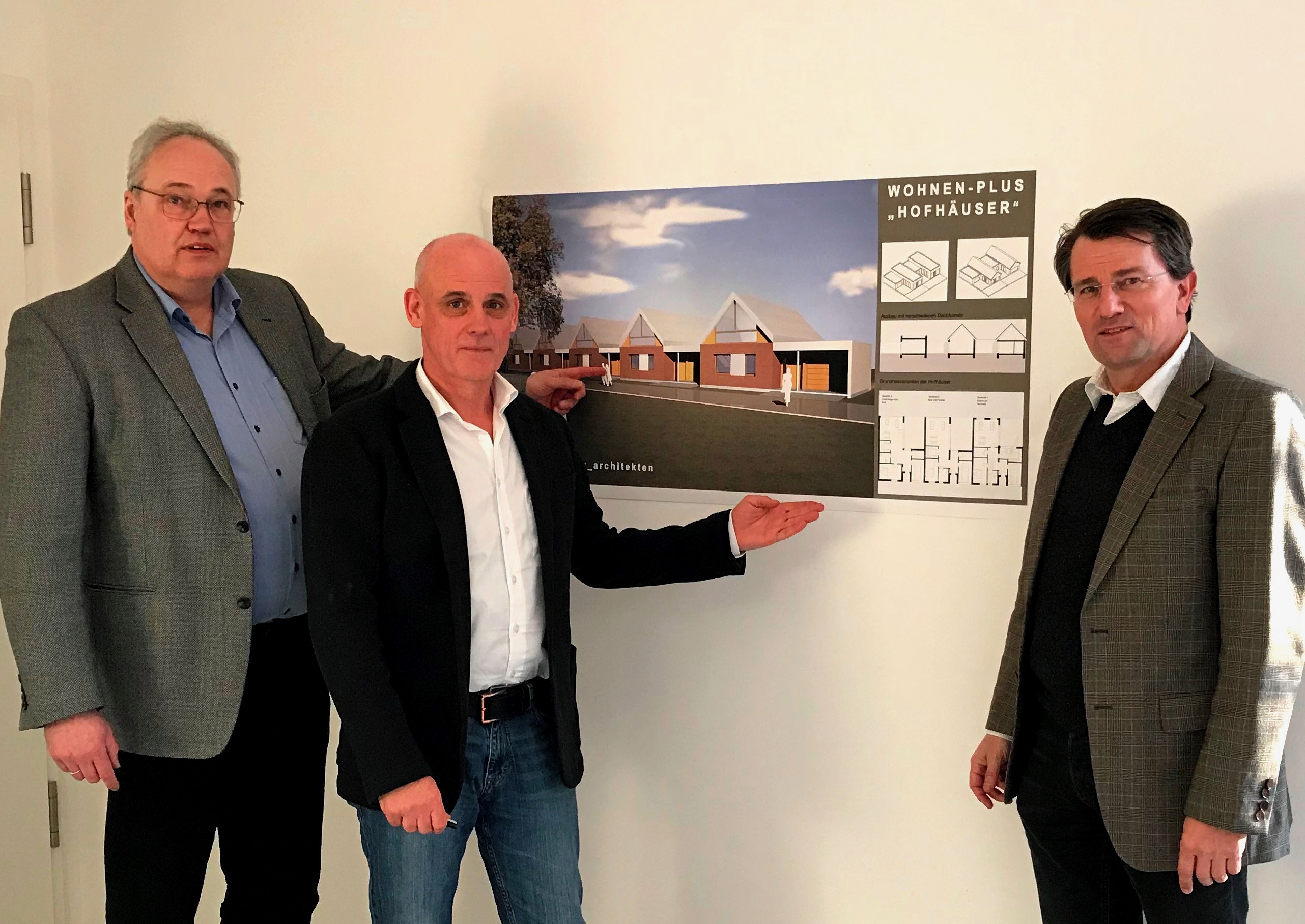 Bild vlnr: Michael Topmller (Ratsmitglied und stellv. Brgermeister), Thomas Becker (Architekt in Ennigerloh), Guido Gutsche (Ratsmitglied und Vorsitzender der CDU-Kreistagsfraktion)